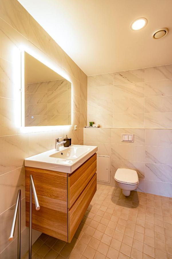 Artisa Riia Str 22A Luxury Apartment Tartu Buitenkant foto